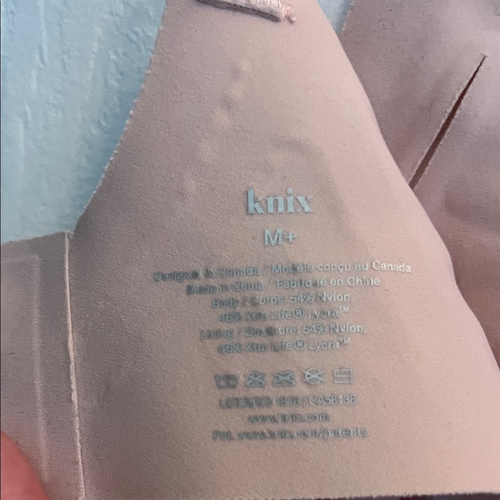 Knix Seamless pale pink bra - Picture 2 of 9